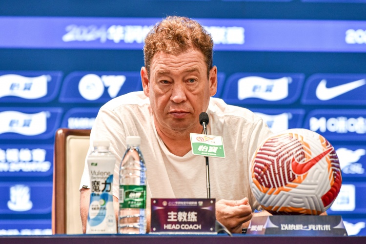 斯盧茨基:很驕傲隊員們能一步步把比分打回來,高原沒太大影響